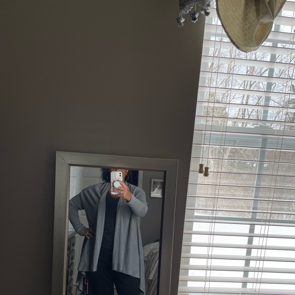 NWOT GRAY OPEN KNIT CARDIGAN - Picture 6 of 9